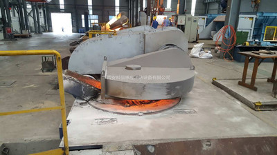 带旋风积尘罩熔炼炉